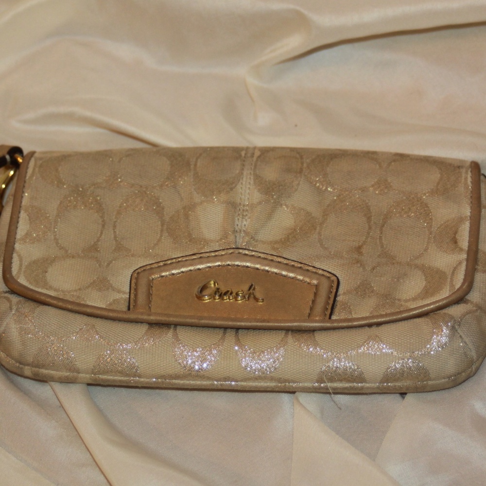 COACH Large Wristlet Cream & Gold